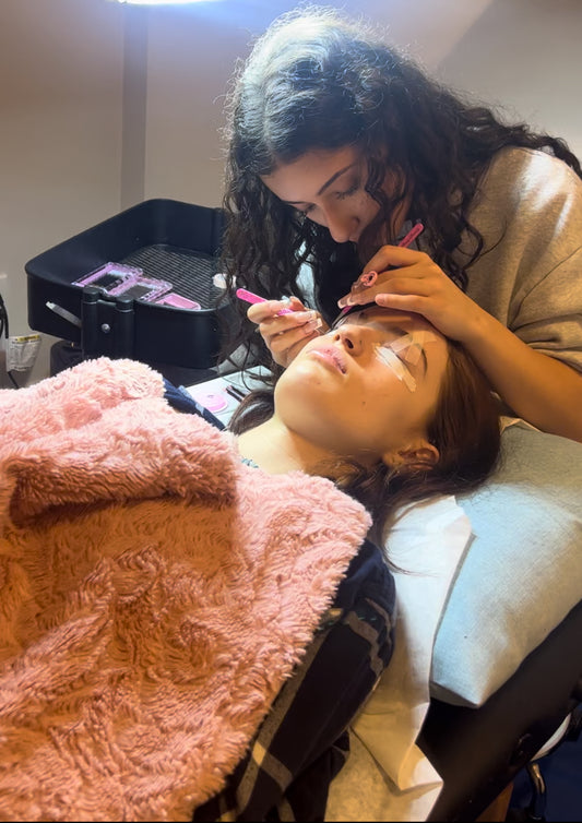 1 on 1 Lash Training - Classic, Hybrid, Volume, Mega Volume + Bottom Lashes