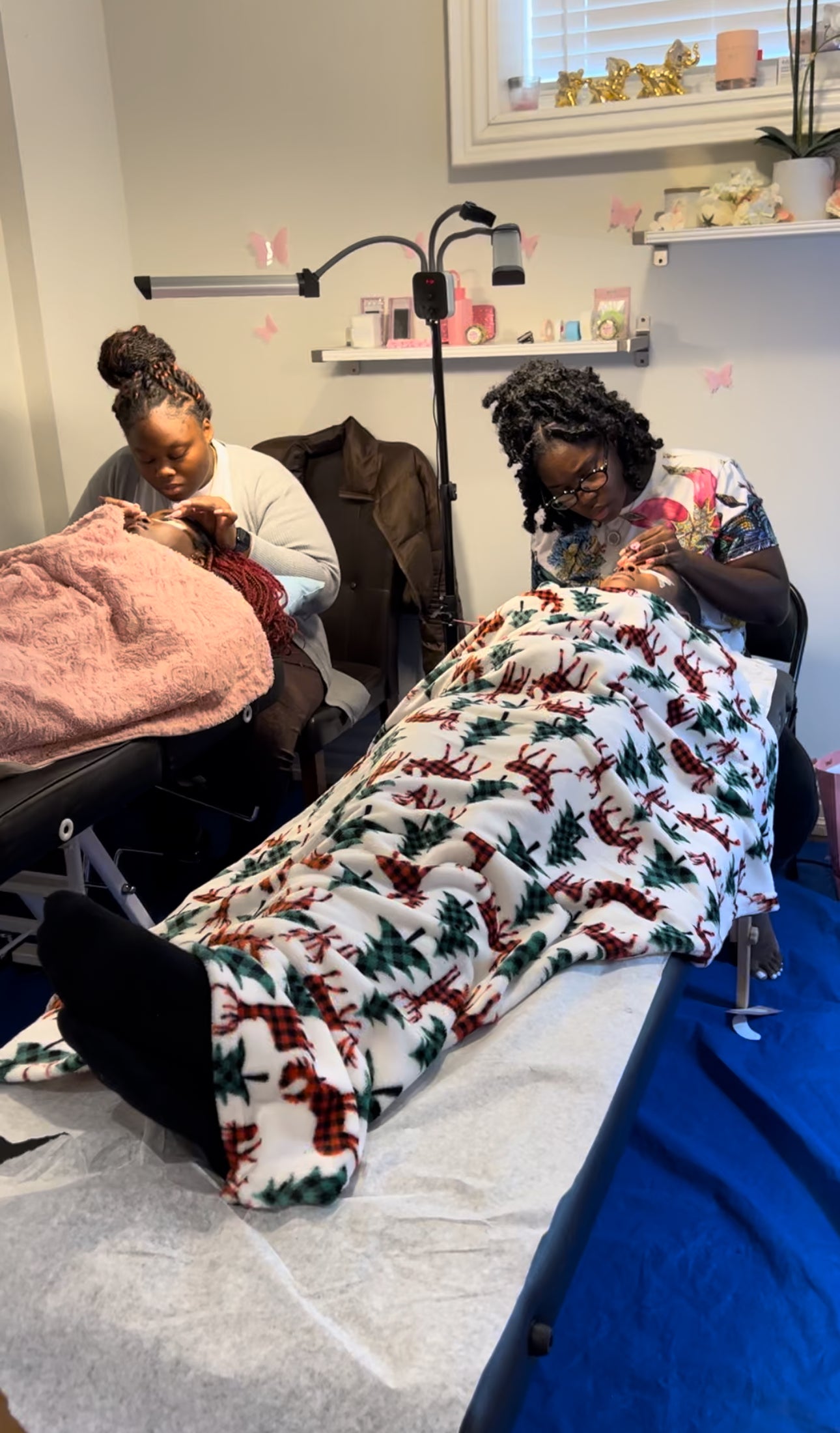 Small Group Lash Training! May 30th - 31st ( PAY DEPOSIT OR FULL IN INSTALLMENTS )